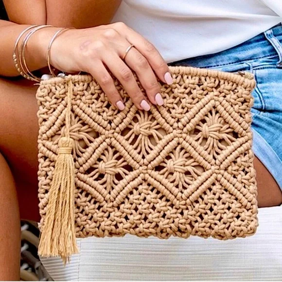 LAST ONE: Handmade macrame crochet boho clutch - Picture 4 of 7